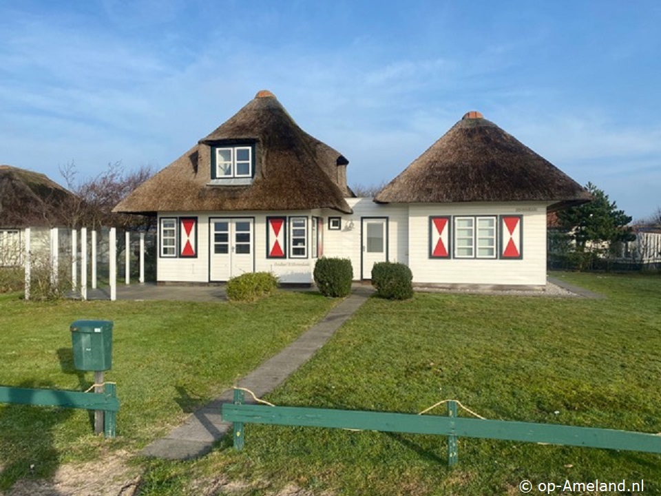 buitenaanzicht &acute;t Stroodak